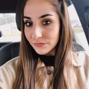 Meet your Posher, Jade